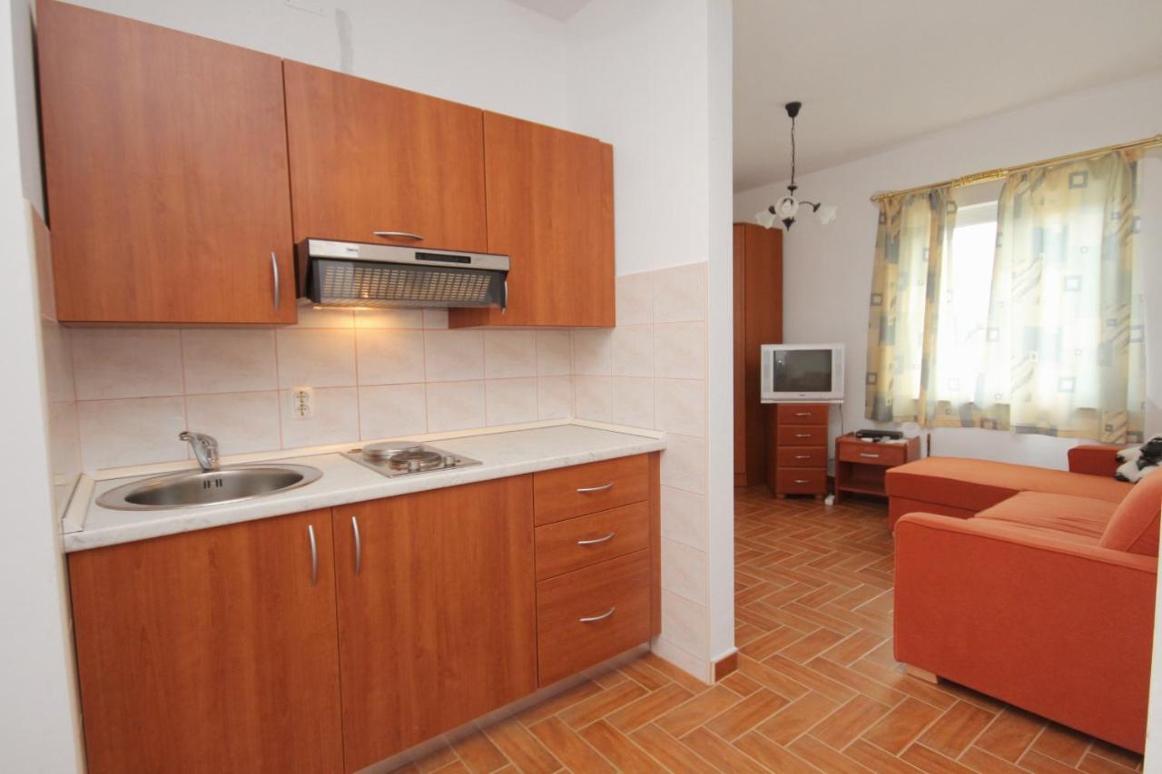 Apartments And Rooms With Parking Space Njivice, Krk - 5458 Exterior foto